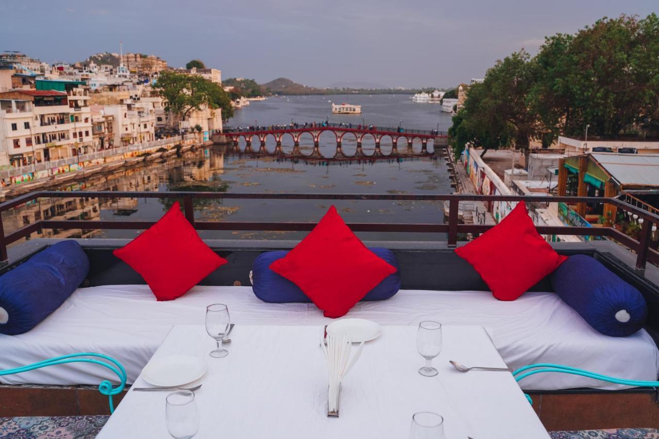 Hide-In Udaipur - A Lake View Boutique Hotel Bagian luar foto