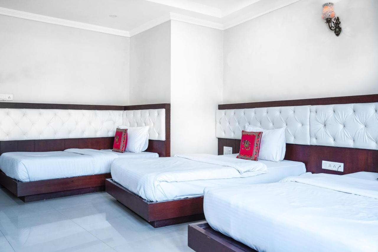 Hide-In Udaipur - A Lake View Boutique Hotel Bagian luar foto