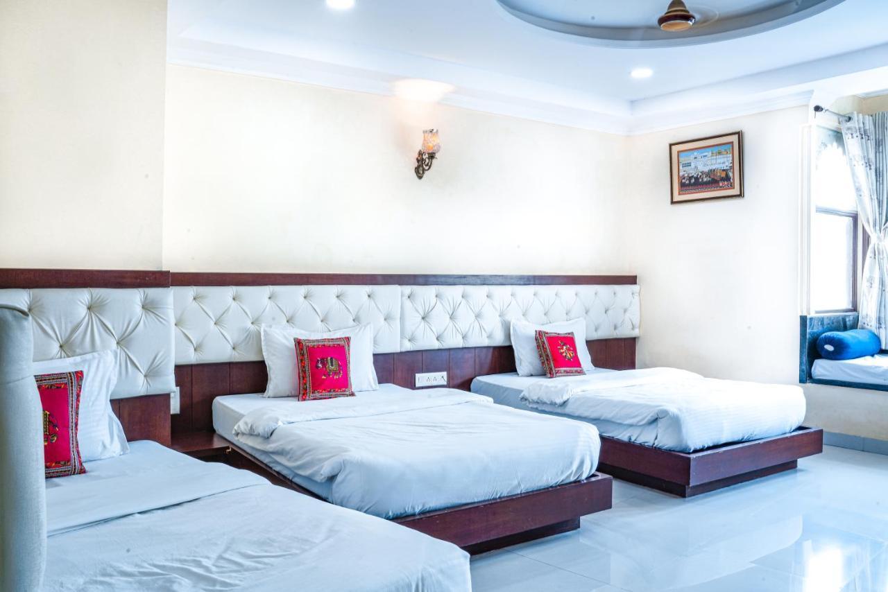 Hide-In Udaipur - A Lake View Boutique Hotel Bagian luar foto
