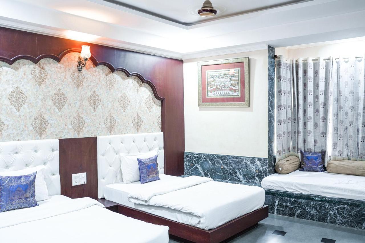 Hide-In Udaipur - A Lake View Boutique Hotel Bagian luar foto
