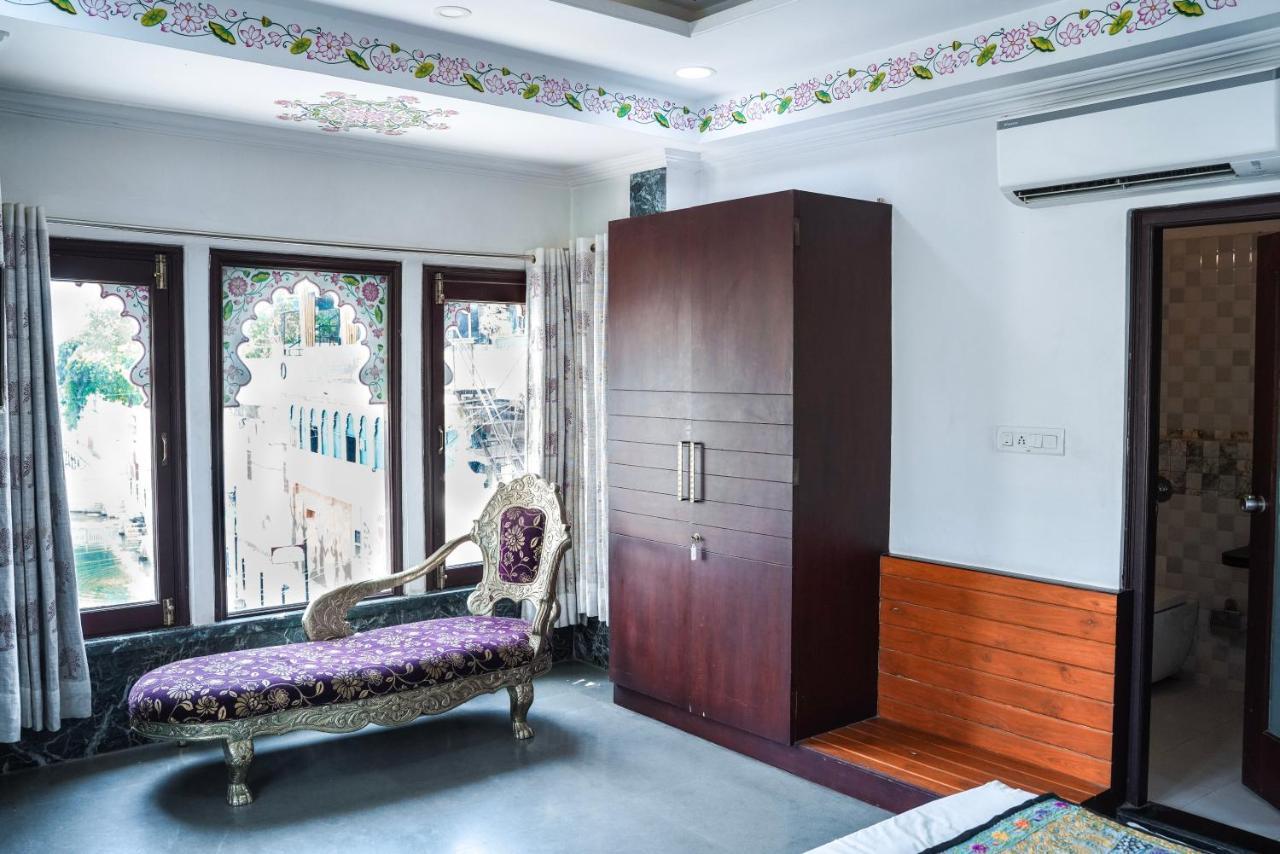 Hide-In Udaipur - A Lake View Boutique Hotel Bagian luar foto