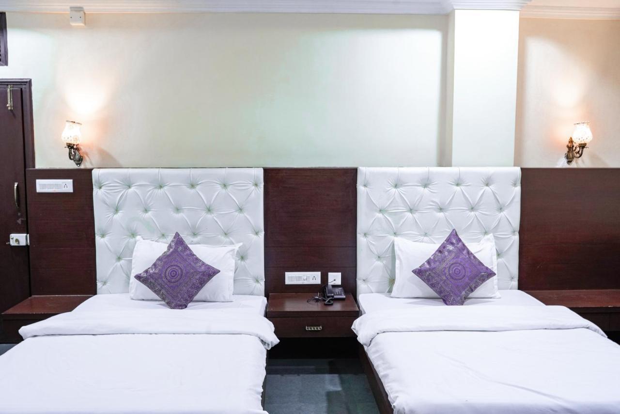 Hide-In Udaipur - A Lake View Boutique Hotel Bagian luar foto