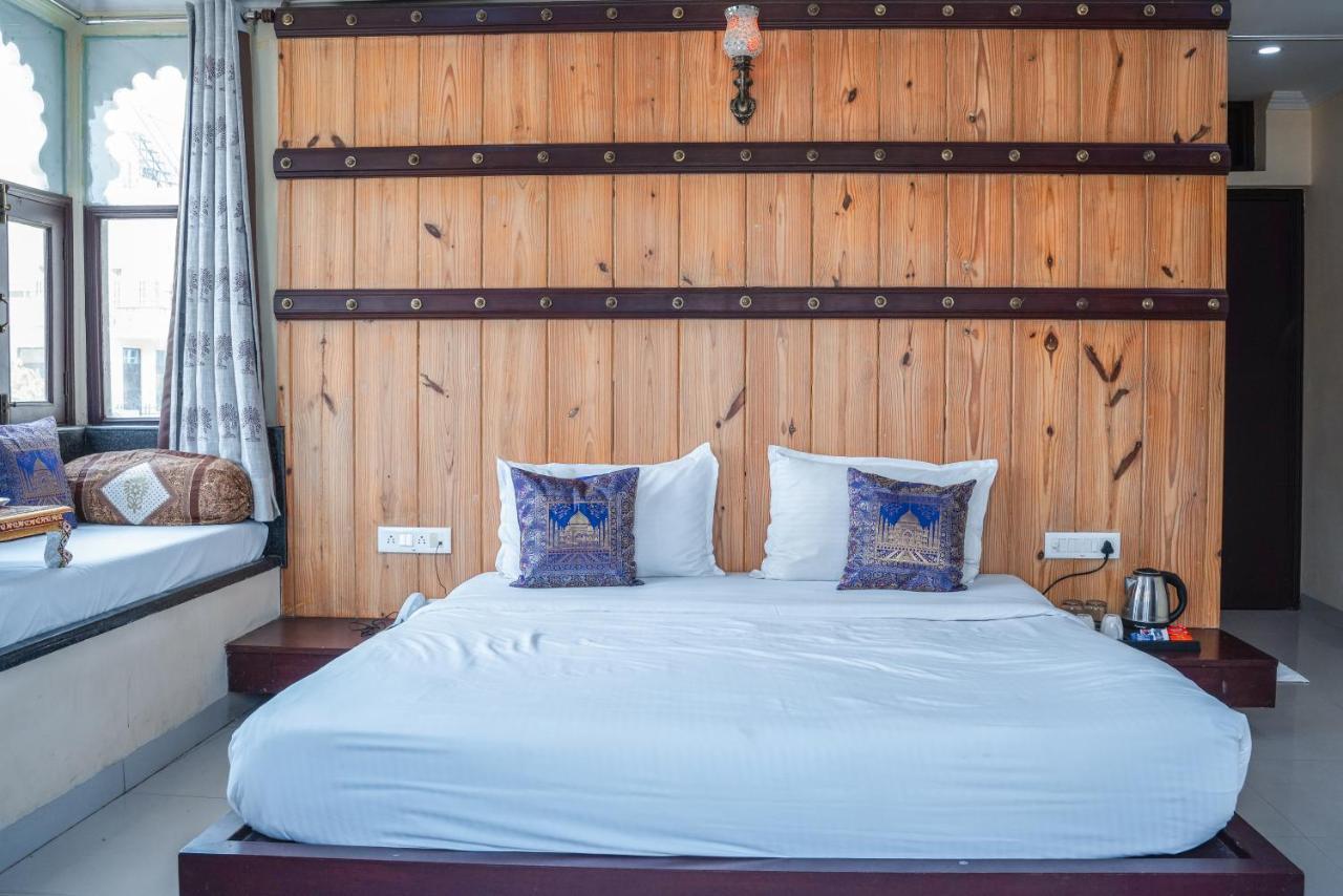 Hide-In Udaipur - A Lake View Boutique Hotel Bagian luar foto