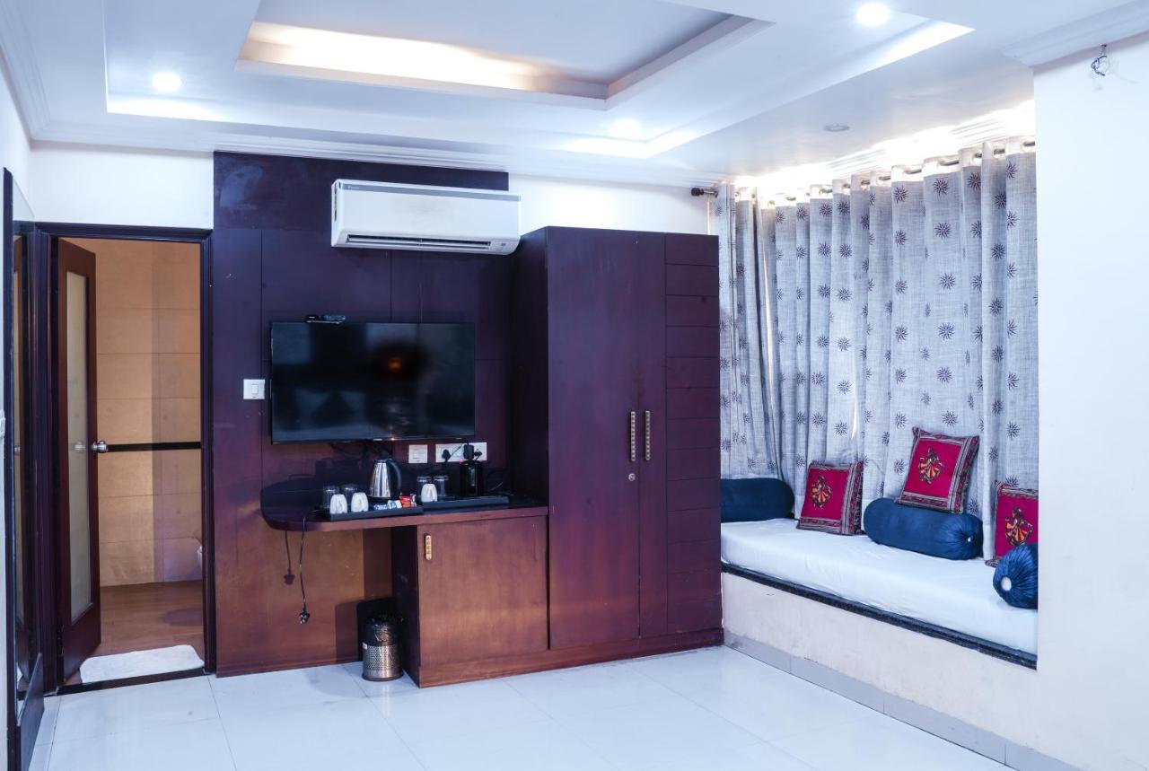 Hide-In Udaipur - A Lake View Boutique Hotel Bagian luar foto