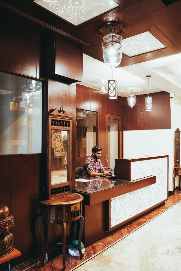 Hide-In Udaipur - A Lake View Boutique Hotel Bagian luar foto