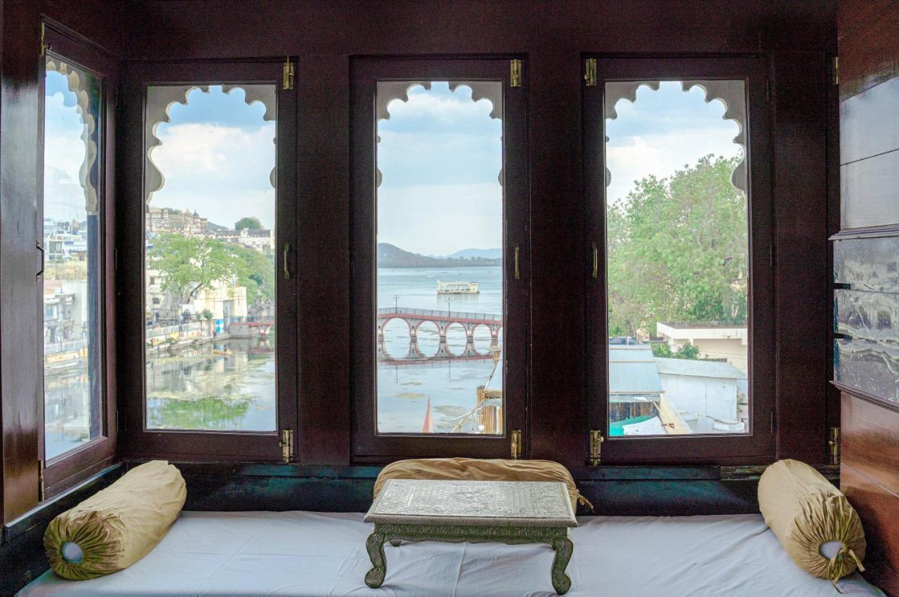 Hide-In Udaipur - A Lake View Boutique Hotel Bagian luar foto