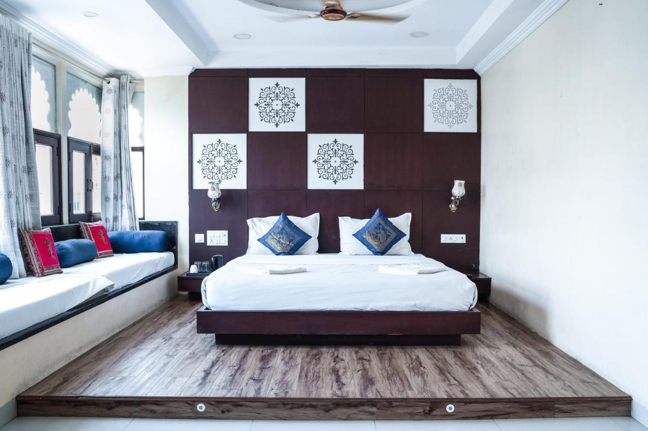 Hide-In Udaipur - A Lake View Boutique Hotel Bagian luar foto