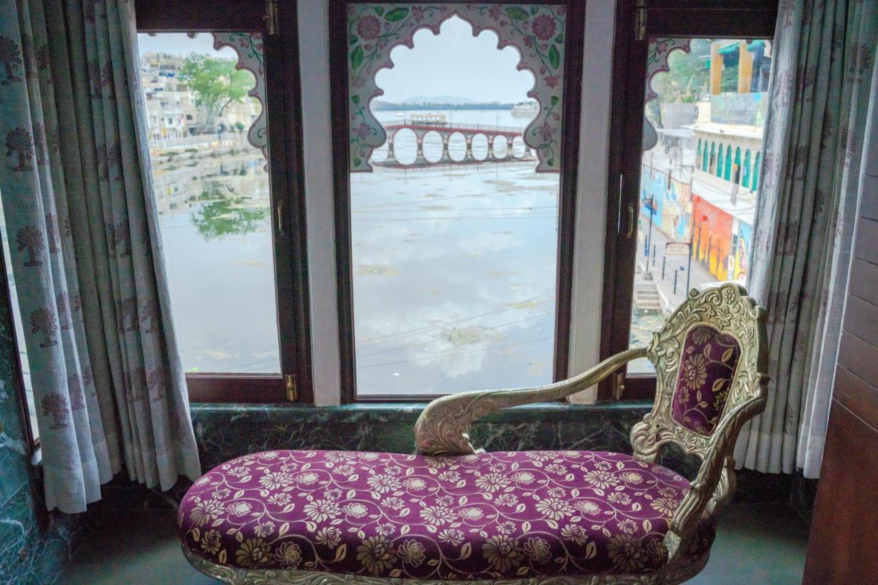 Hide-In Udaipur - A Lake View Boutique Hotel Bagian luar foto